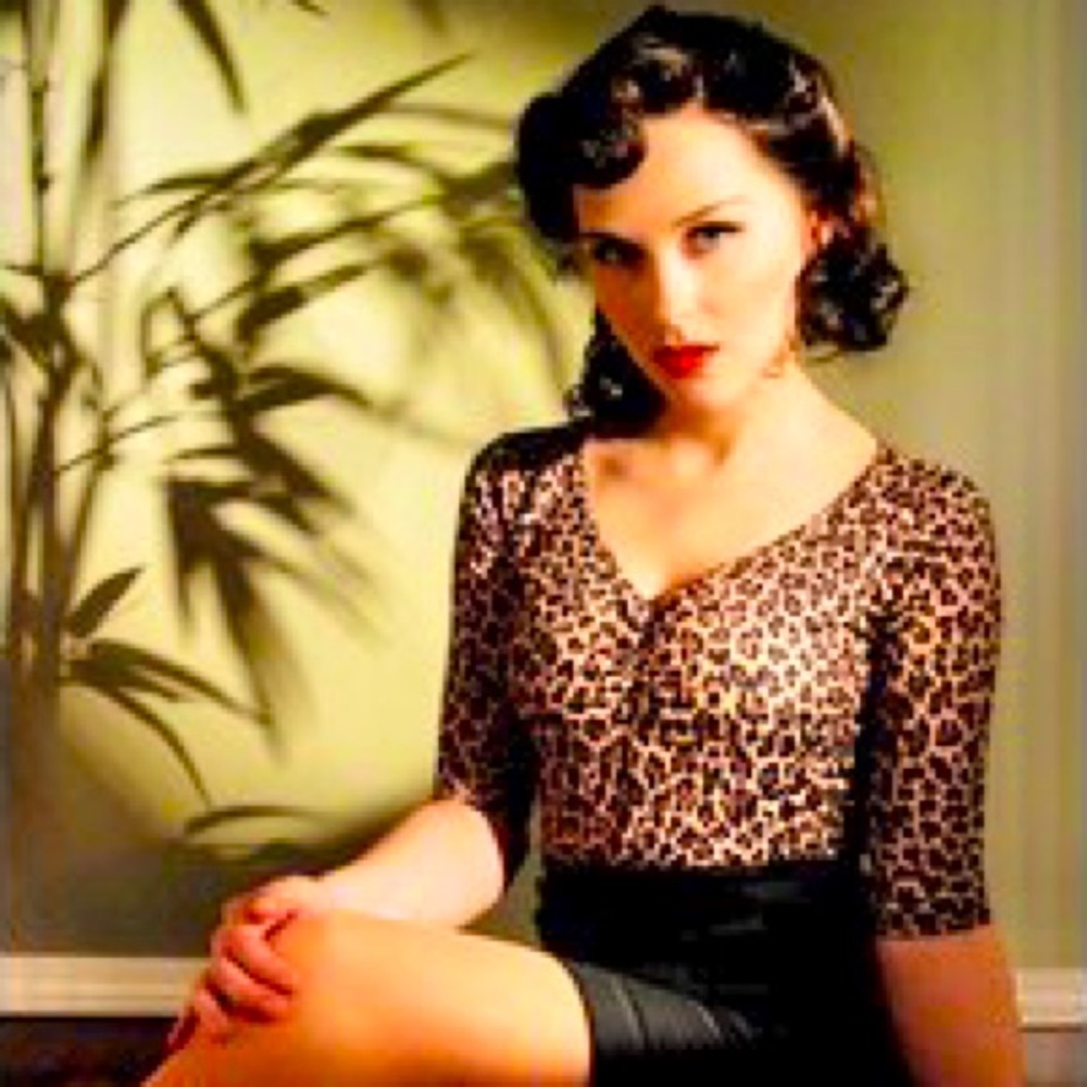 House of Haute fka HeartBreaker Fashions Leopard Print Betty Page Top BNWT
